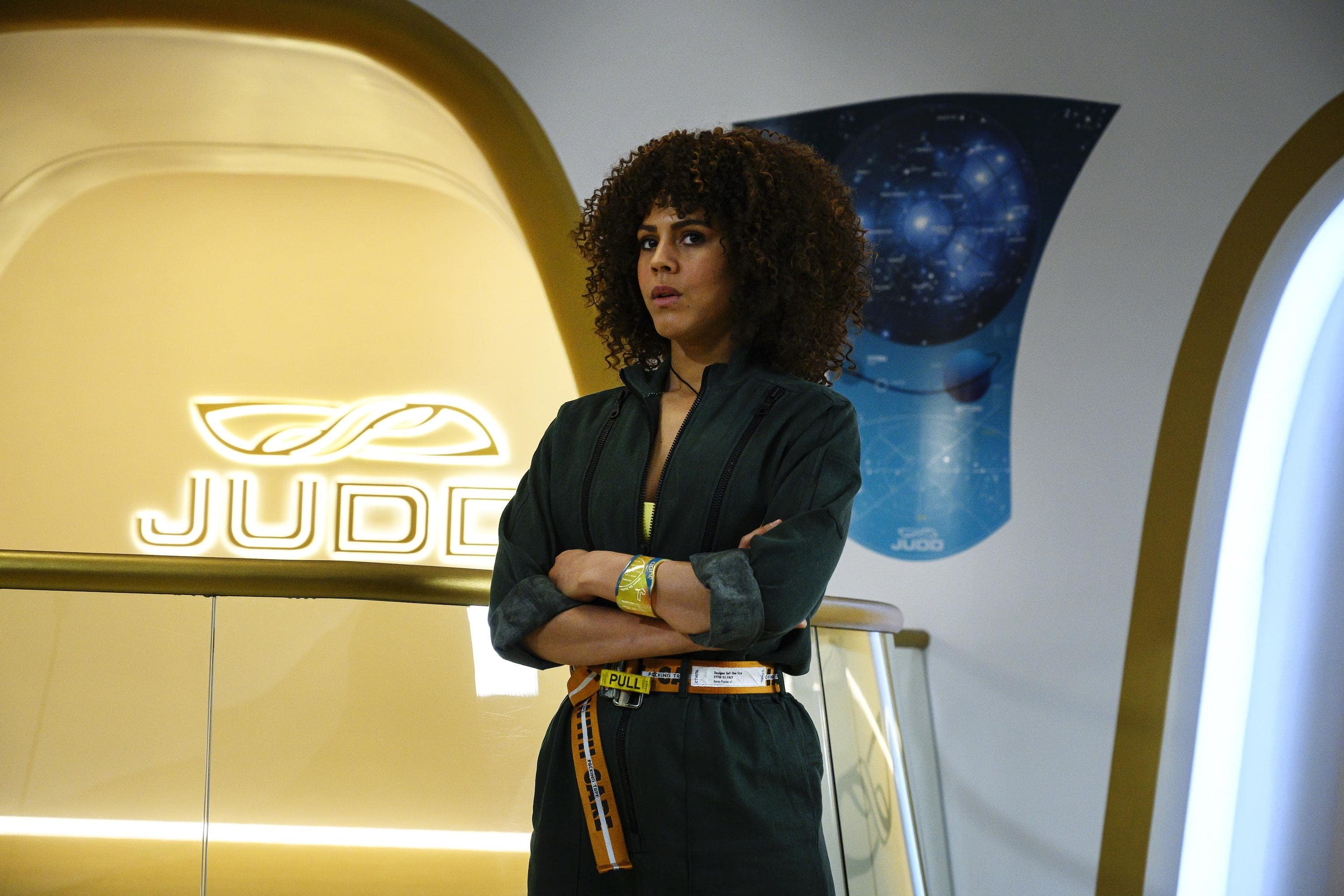 avenue-5-s01e01 (1)-min.jpg