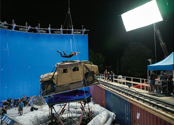 Schwarzenegger i inni na nowych zdjęciach z filmu „Terminator: Mroczne przeznaczenie”