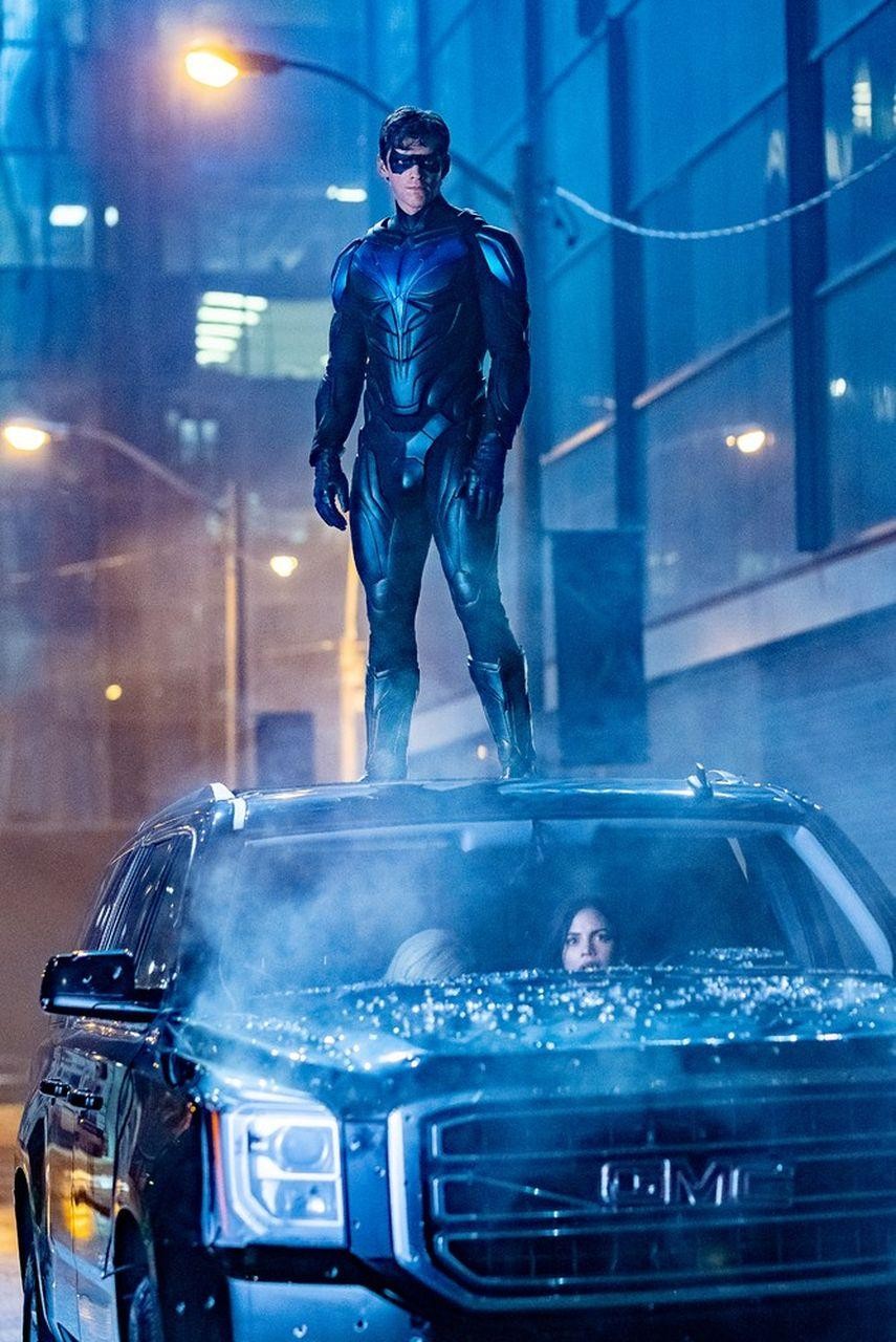 titans-episode-213-nightwing-season-finale-promotional-photo-04_FULL.jpg
