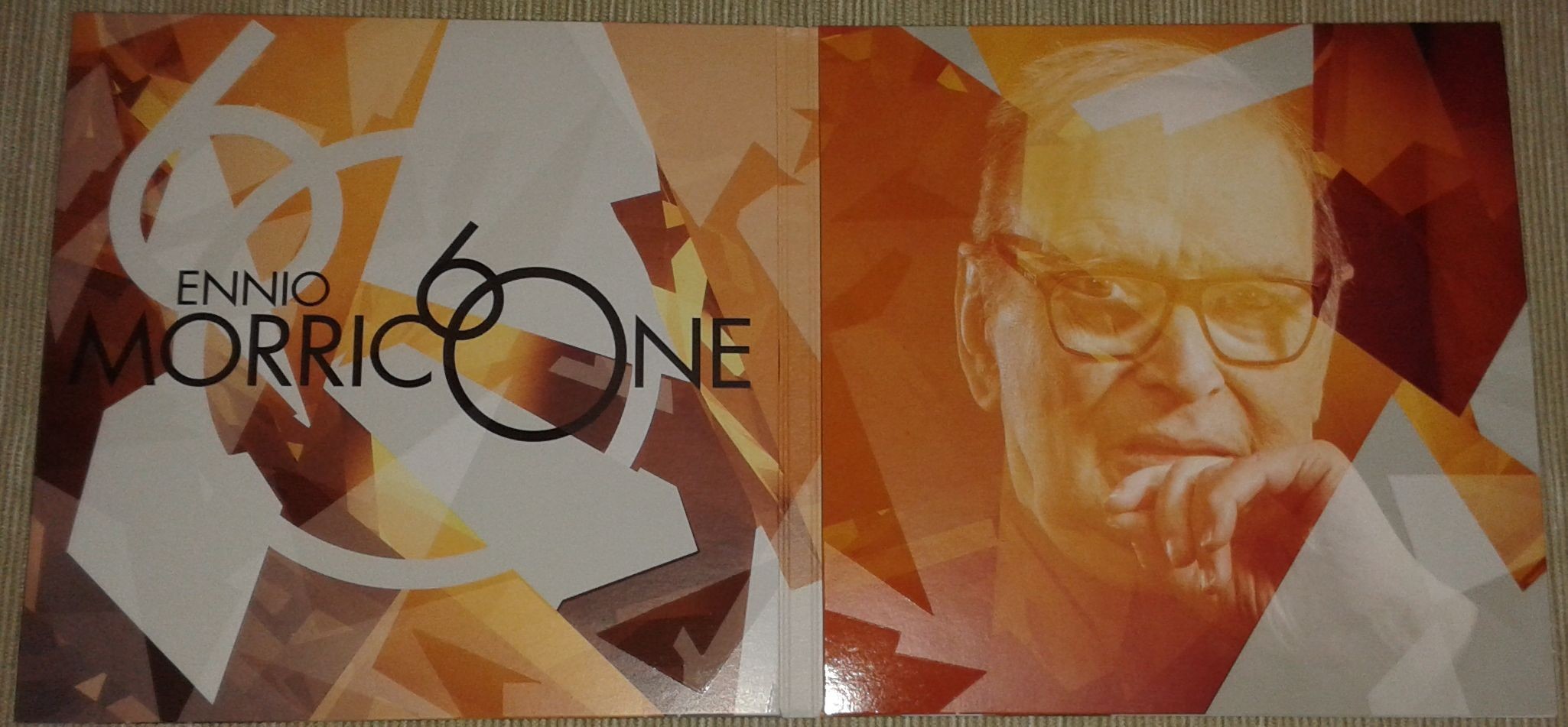 3. Ennio Morricone 60 Deluxe CD, DVD środek bez płyt Universal.jpg