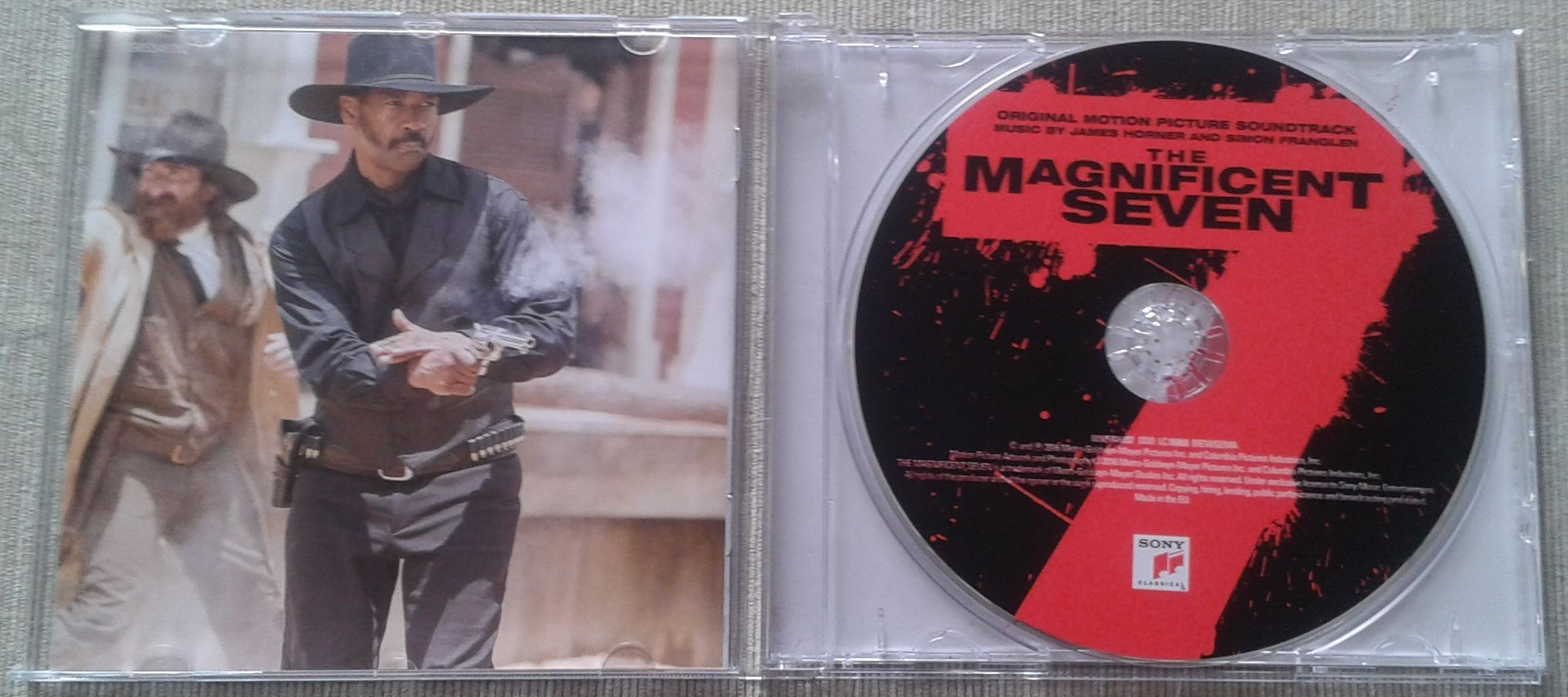 3. Magnificent 7 CD Horner środek z płytą.jpg