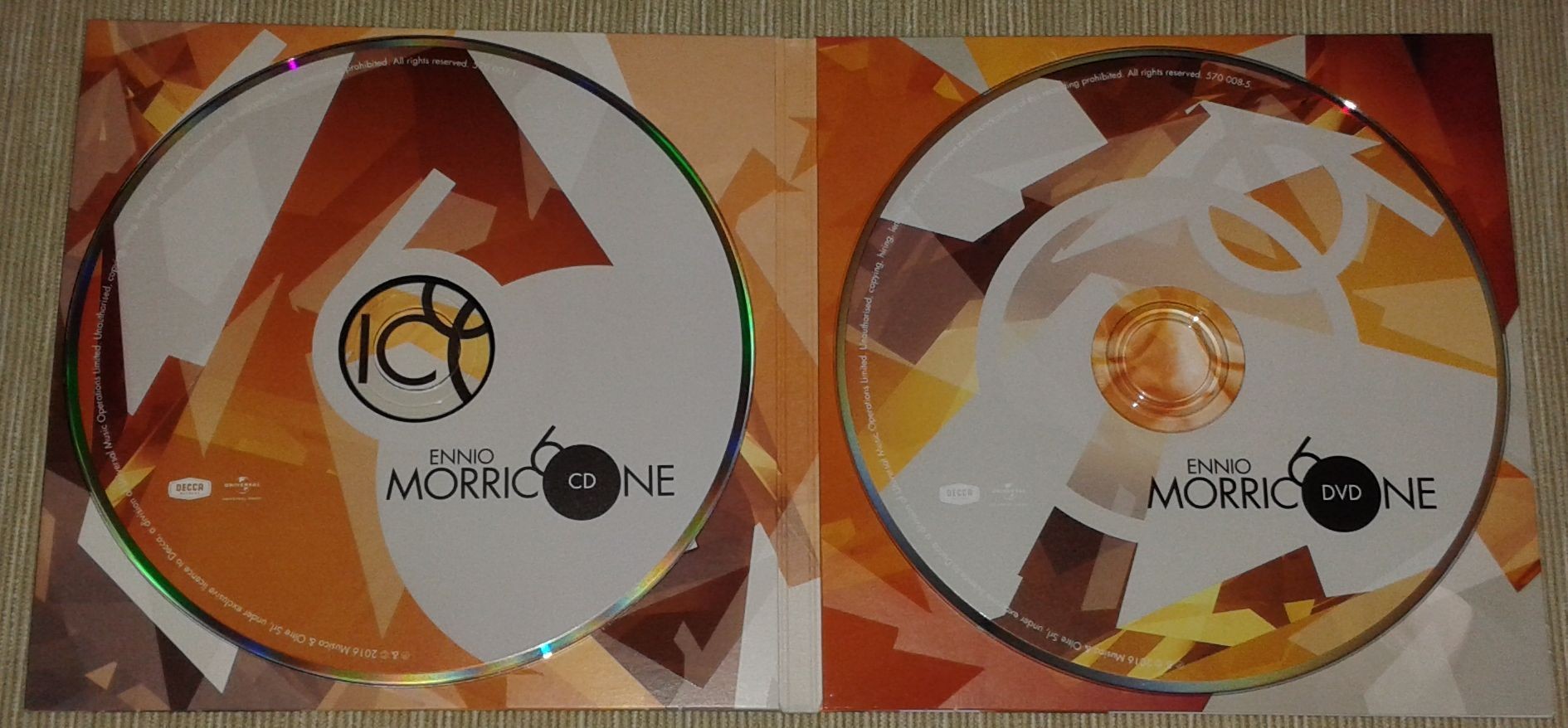 4. Ennio Morricone 60 Deluxe CD, DVD środek z płytami Universal.jpg