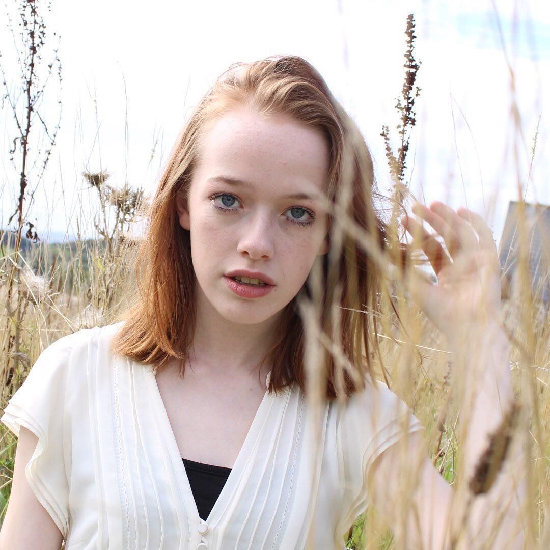 Amybeth McNulty-min.jpg