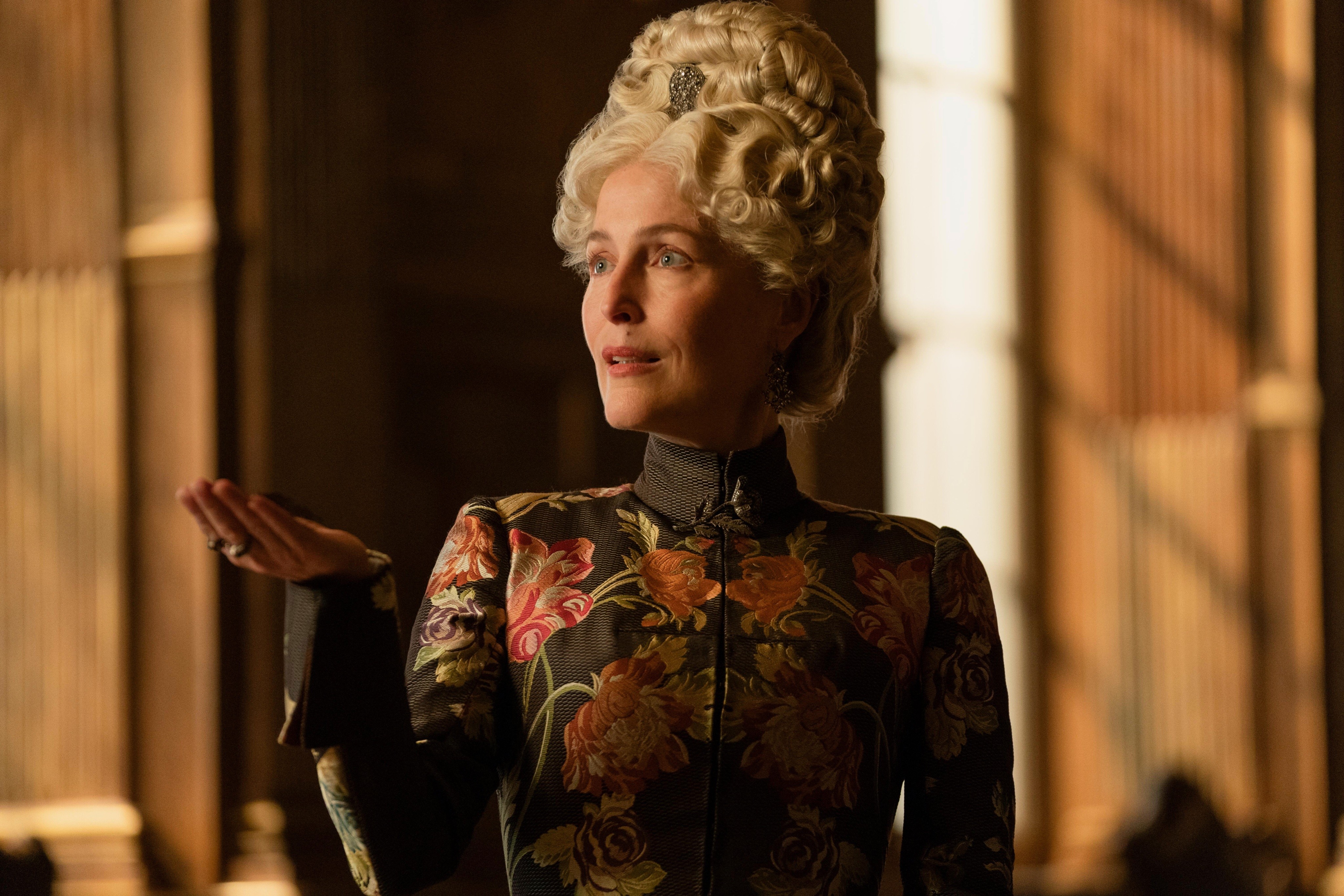 Gillian Anderson jako matka carycy Katarzyny w serialu Wielka sezon 2