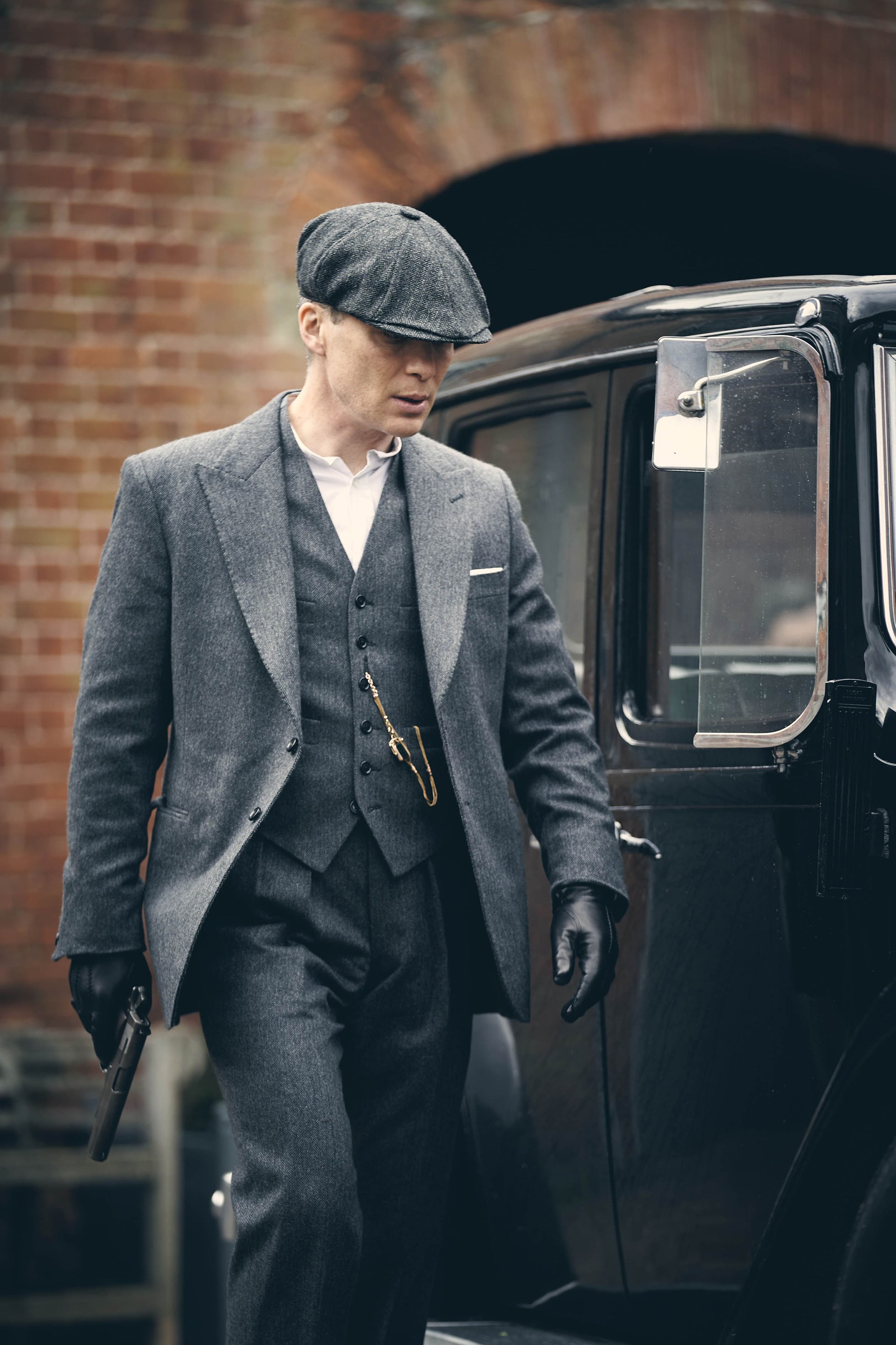 cillian-murphy-as-tommy-shelby-peaky-blinders-season-6-1644576226-min.jpg