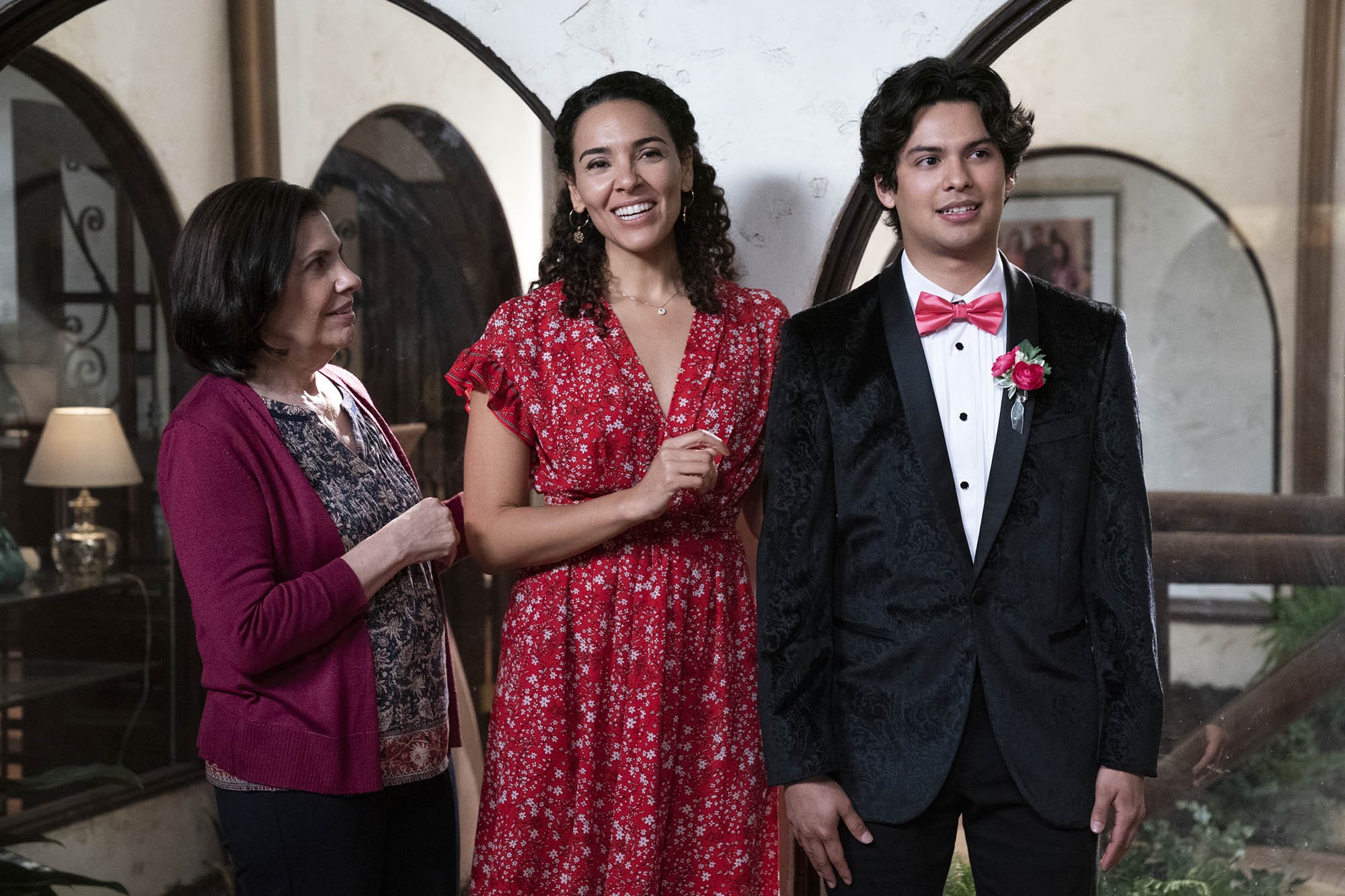 Nowi i powracający bohaterowie 4. sezonu „Cobra Kai” na zdjęciach