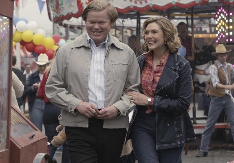 Jesse Plemons i Elizabeth Olsen w serialu Love and Death dla HBO Max.jpg