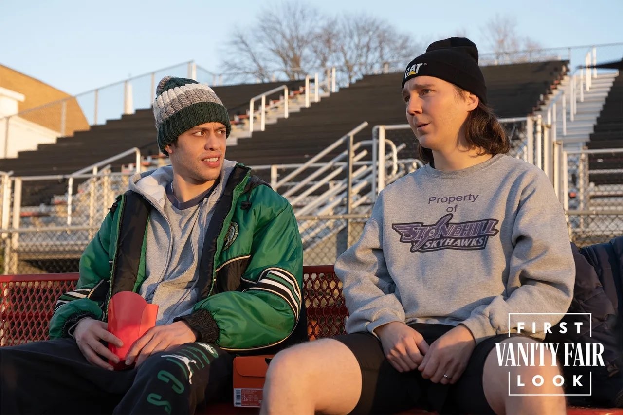 Pete Davidson i Paul Dano w filmie Dumb Money.jpg