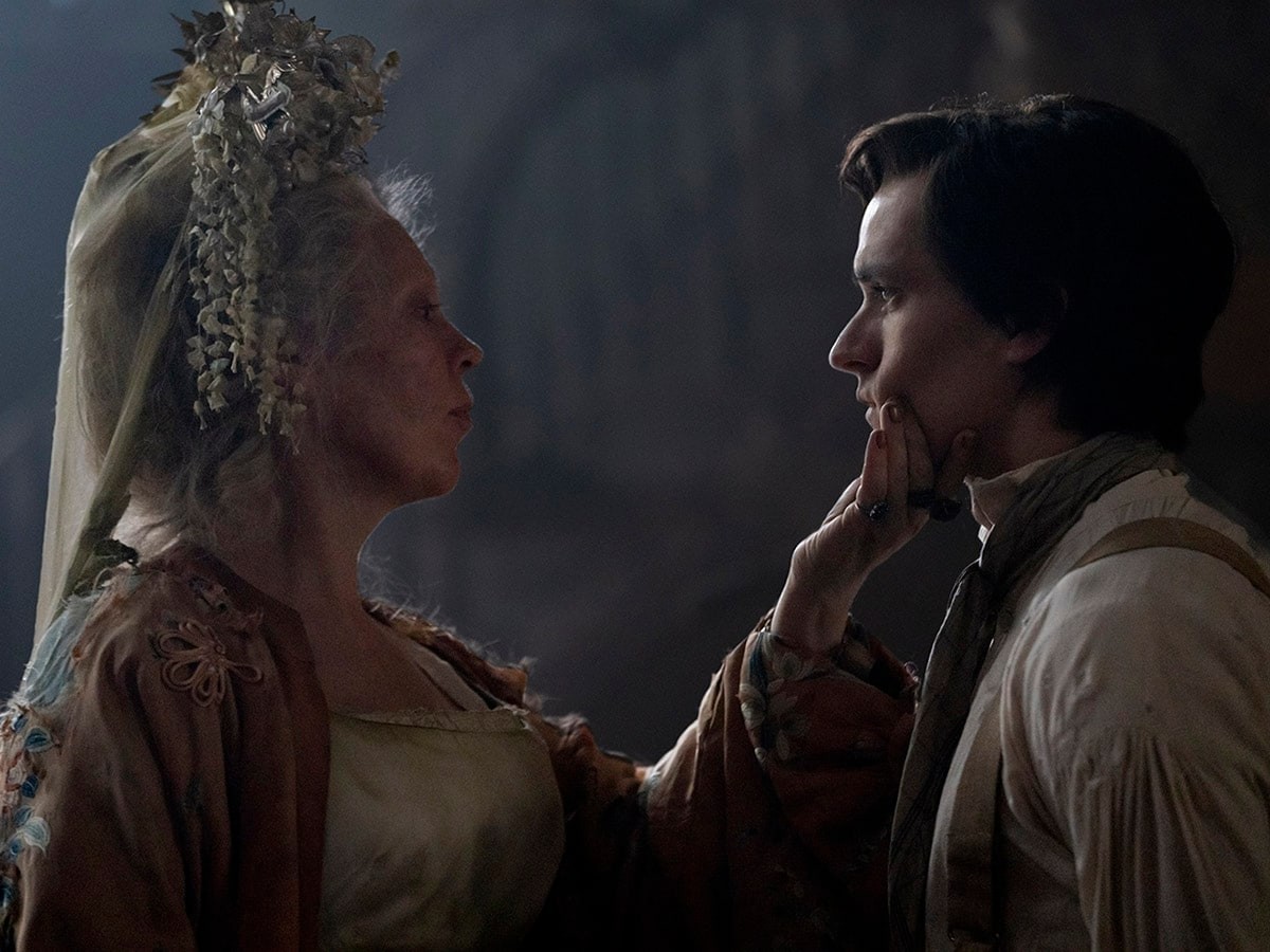 Great-Expectations-Olivia-Colman-as-Miss-Havisham-Fionn-Whitehead-as-Pip.jpg