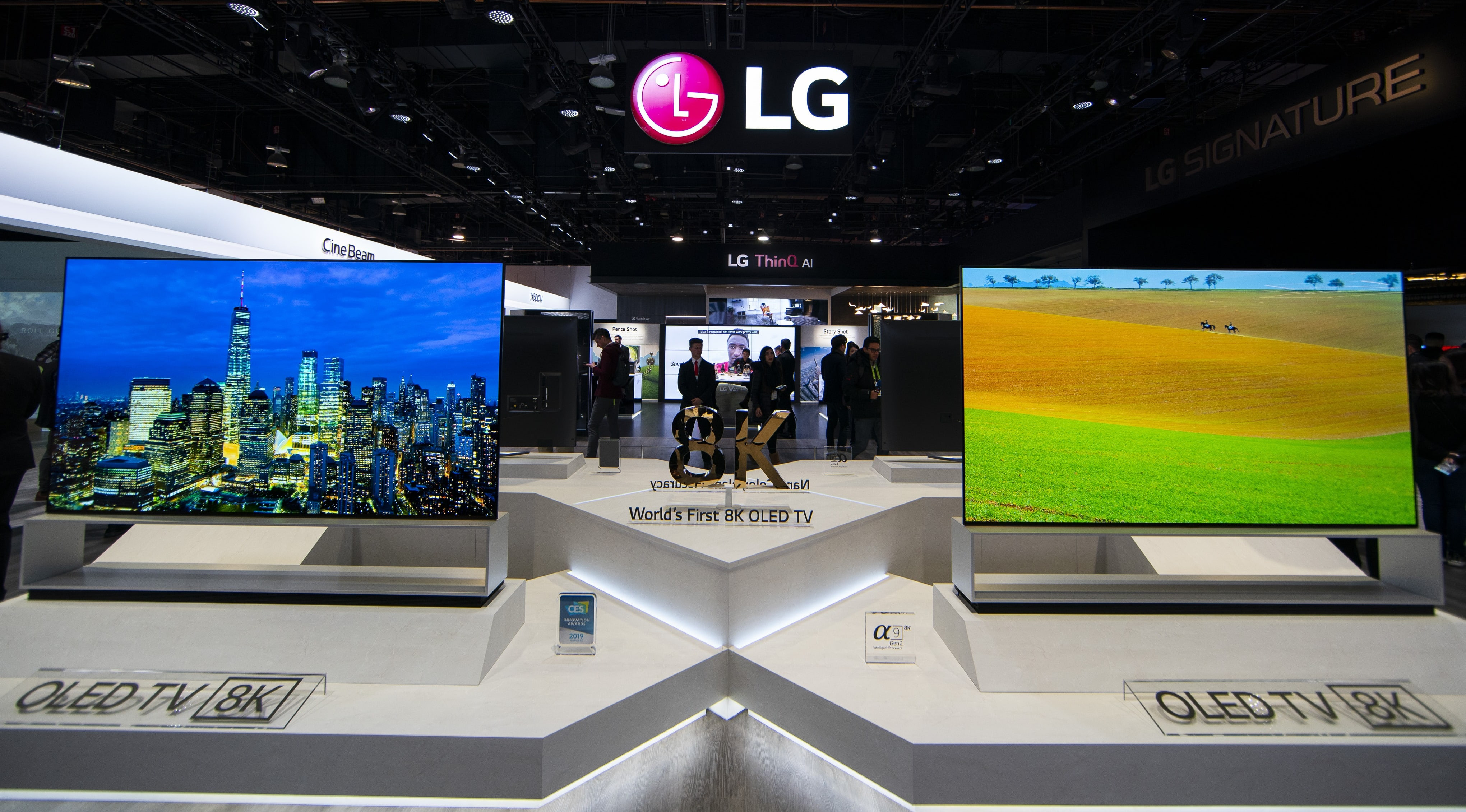 LG 8K OLED TV 003-min.jpg
