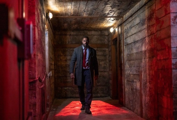 Idris Elba w filmie Luther: Zmrok dla Netflix 3.jpg