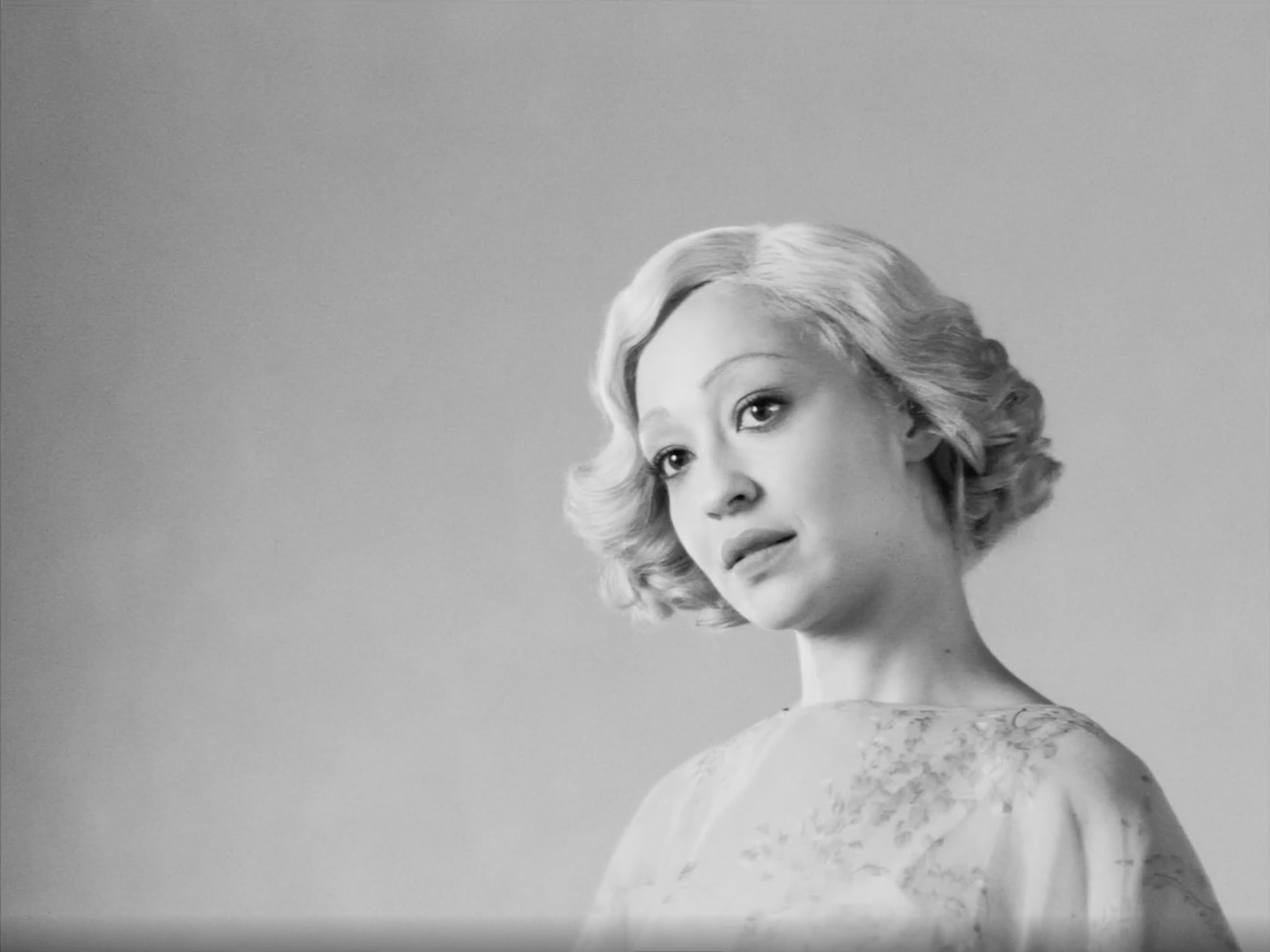 Pomiędzy Ruth Negga