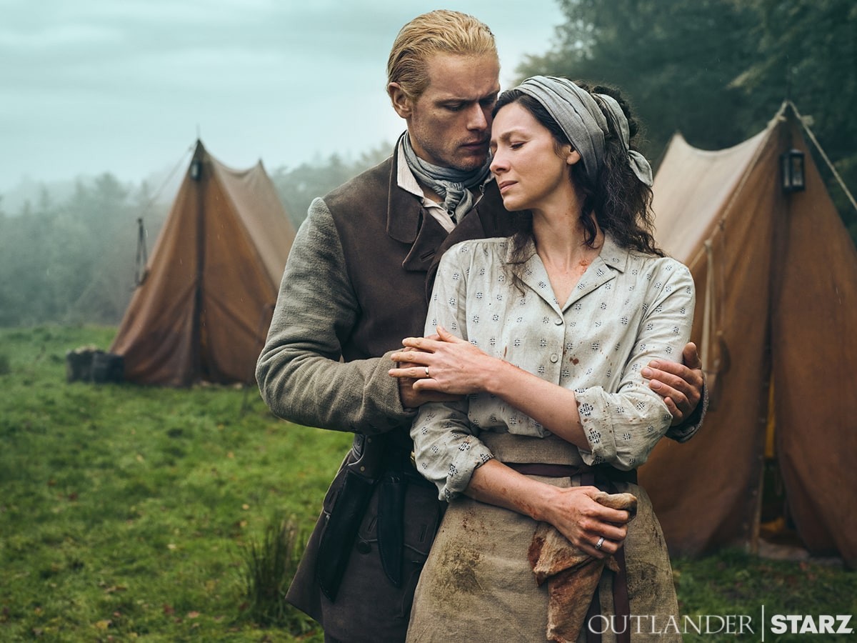 Sam-Heughan-and-Caitriona-Balfe-Season-7-Outlander-Jamie-and-Claire-Fraser (4)-min.jpg